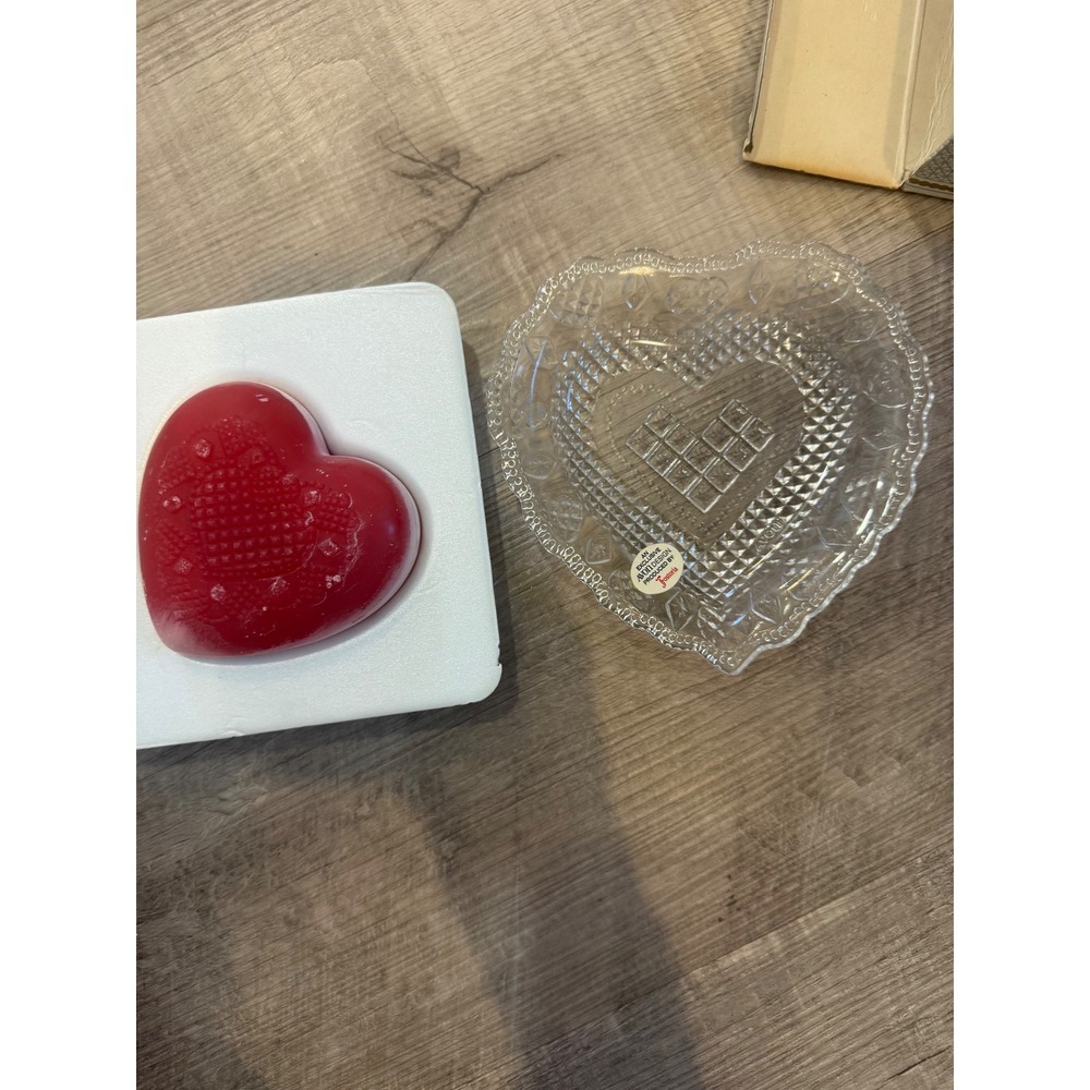 Vintage Avon Fostoria Glass Heart & Diamonds‎ Soap Dish with Original Soap & Box